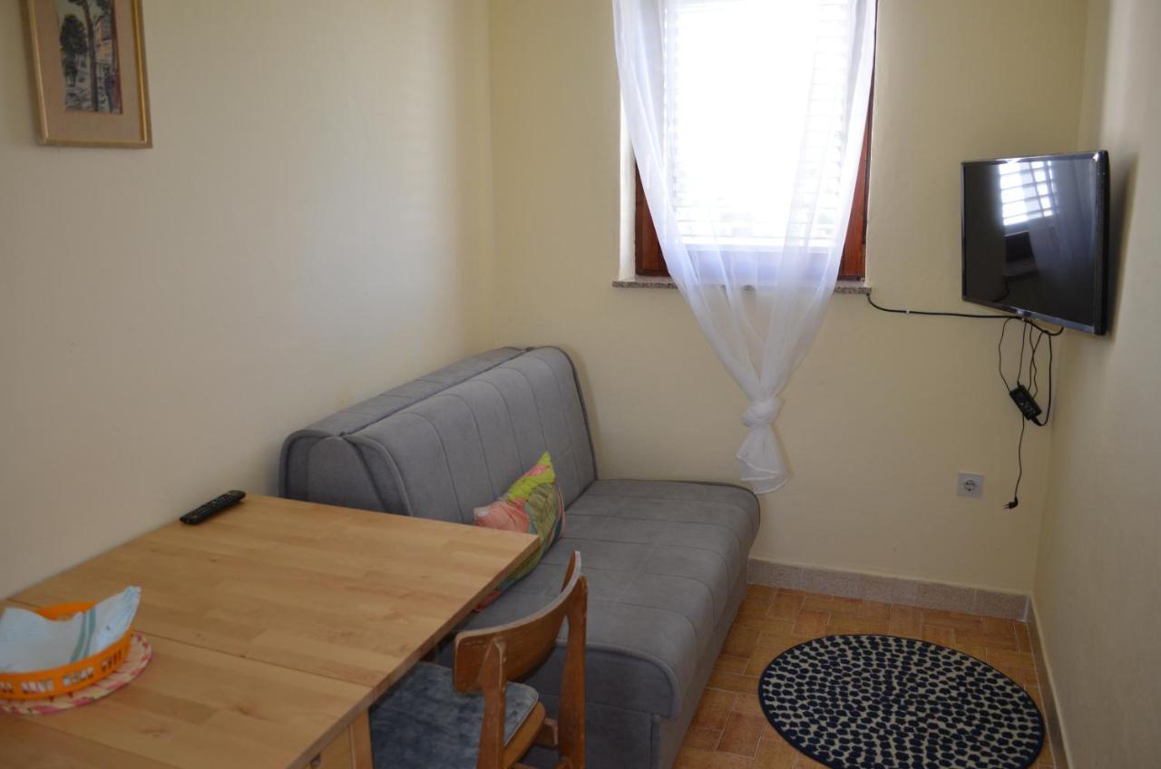 Apartments Aneva Baška Zewnętrze zdjęcie