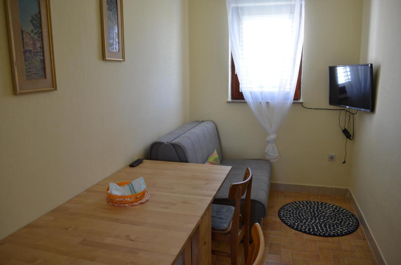Apartments Aneva Baška Zewnętrze zdjęcie